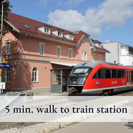 Gemuetliche Ferienwohnung In Bester Lage Mit Grosser Sitzecke L Innenstadtnaehe L 1 Minute Zum Bahnhof L Kueche L Tv L Free-wlan L Willkommen Im Hallo!-apartment 7 Lägenhet